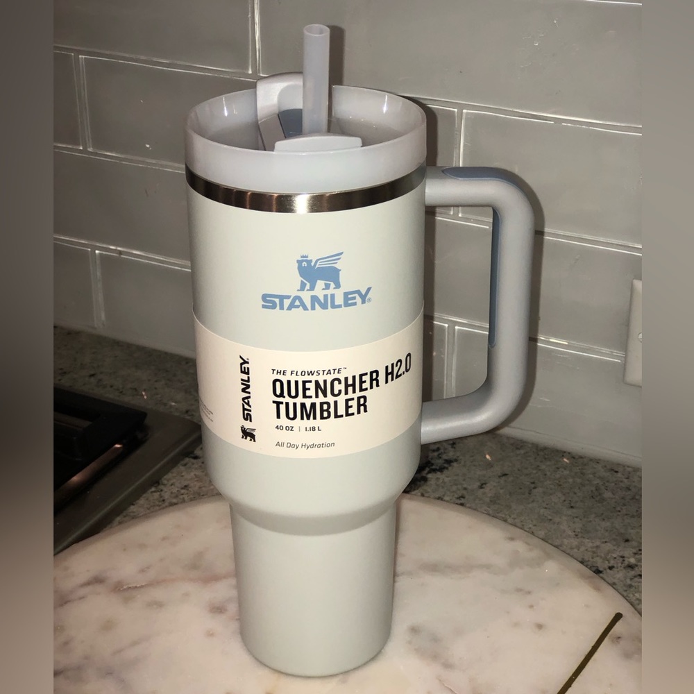 ✨NWT✨ Stanley Quencher H2.0 FlowState Tumbler 40oz (Fog) - Picture 7 of 17